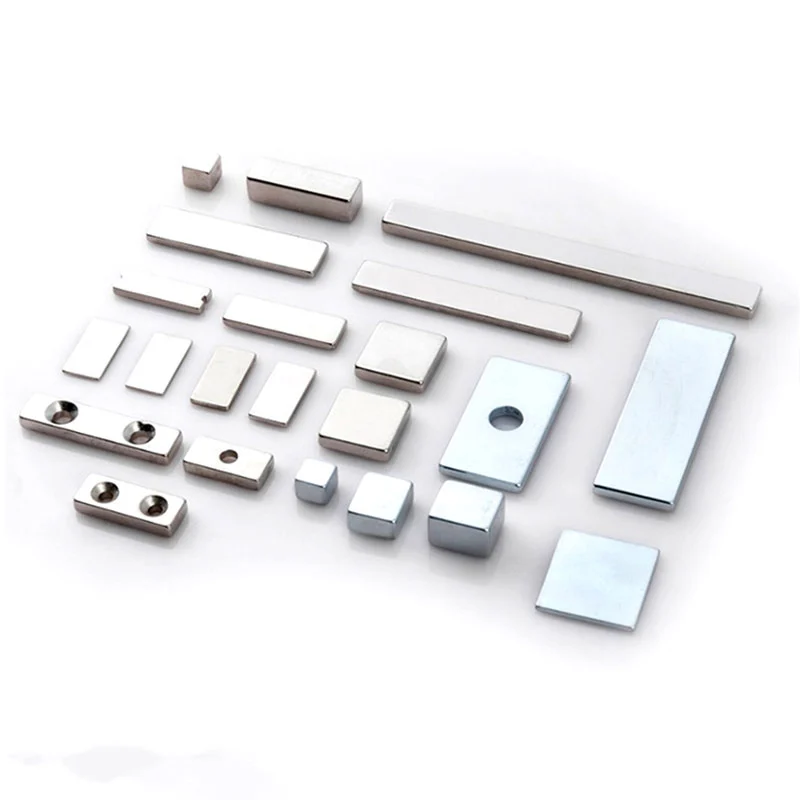 magnet med hål för skruv